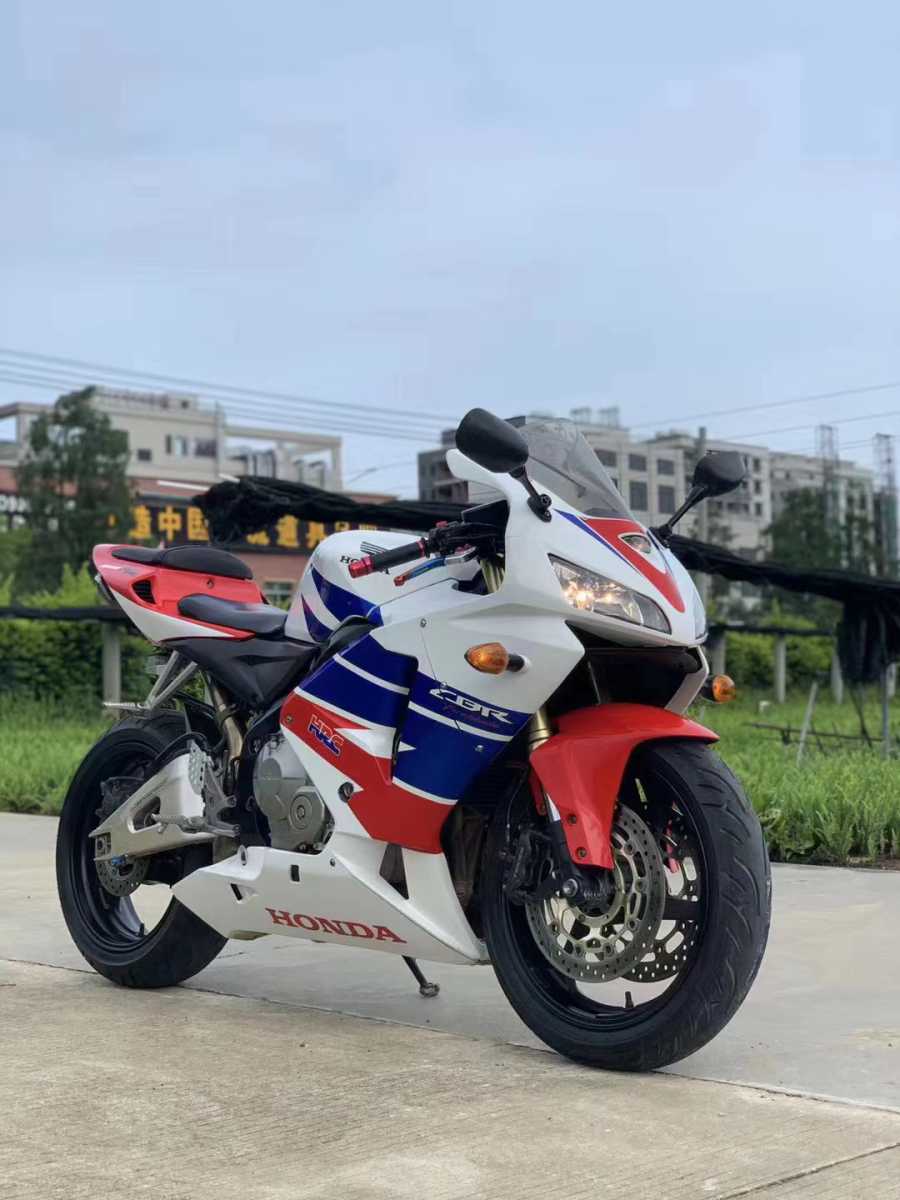 CBR600最新款，速度與科技的完美融合全新CBR600亮相！